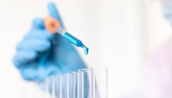 Scientists Carrying Blue Chemical Test Tubes Prepare Determination Chemical Composition — Stock Photo, Image