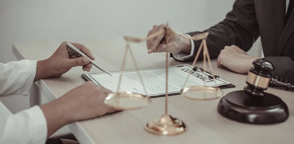 Attorneys Consultants Who Work Courtroom Currently Investigating Company Corruption Cases — Stock Photo, Image