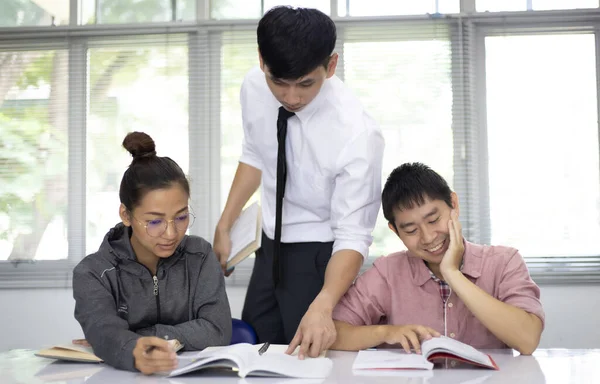 Math Physical Teacher Working Teaching High School Students Classroom Opening — Stock Photo, Image
