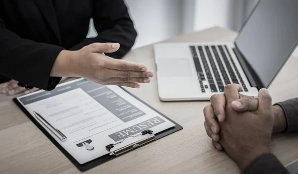 Empleador Departamento Recursos Humanos Bienvenida Los Nuevos Empleados Estrechando Mano — Foto de Stock