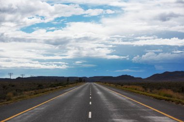 Asfalt yolu doğrudan mesafe Into, Güney Afrika