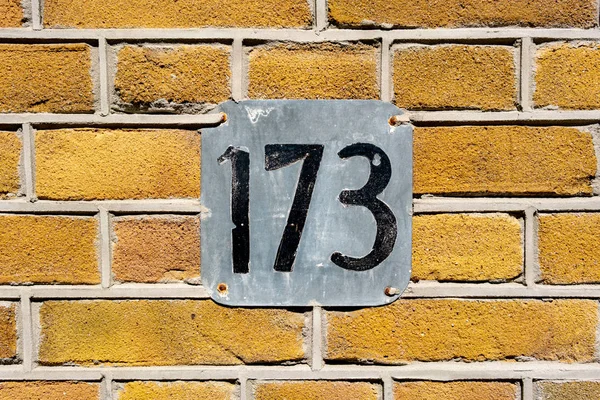 Αριθμός Σπιτιού Ένα Εκατό Και Εβδομήντα Τρεις 173 — Φωτογραφία Αρχείου