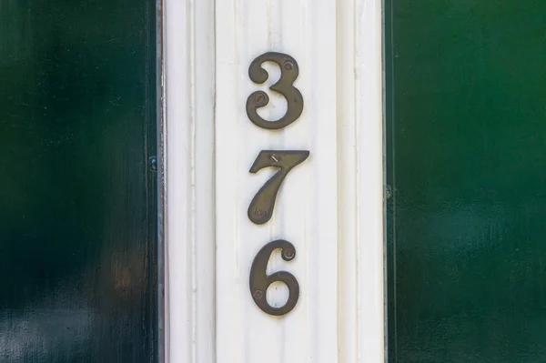 Dom Numer Tobie Sto Siedemdziesiąt Sześć 376 — Zdjęcie stockowe