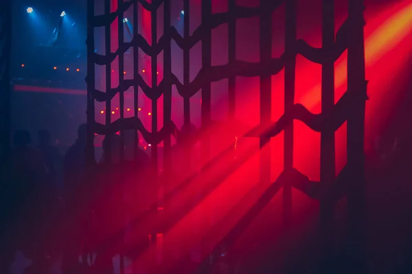 Rotes Licht Durchdringt Dekoration Bei Musikveranstaltung — Stockfoto