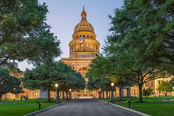 Austin Capitólio Estado Durante Bluehour — Fotografia de Stock