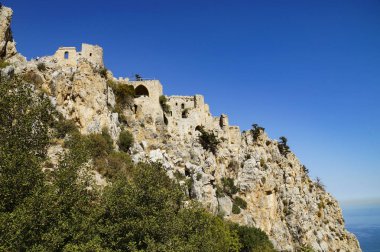 Girne... St. Hilarion'ın kale... Kuzey Kıbrıs Türk Cumhuriyeti...