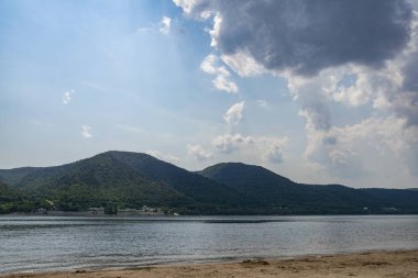 nehir Kıyısında ülke dinlenme