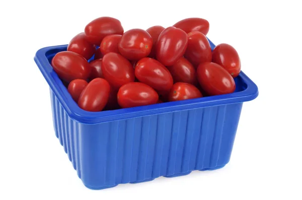 Bandeja Plástico Azul Tomates Cherry Cerca Sobre Fondo Blanco —  Fotos de Stock