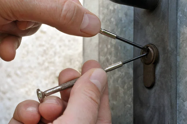 Close Someone Forcing Lock — Stock Photo, Image