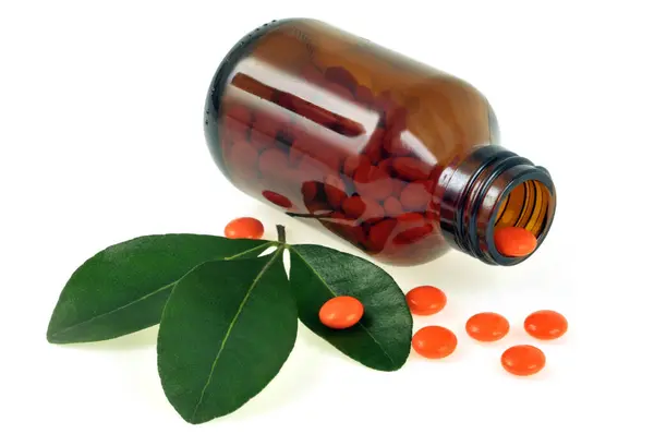 Naturlægemidler Koncept Med Glasflaske Medicin Plante Hvid Baggrund - Stock-foto