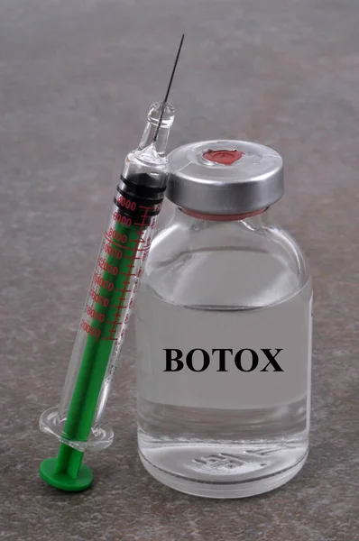 Botox Concept Met Fles Spuit Close Grijze Achtergrond — Stockfoto