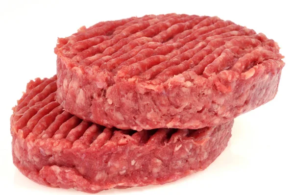 Rohe Hackfleischsteaks Nahaufnahme Auf Weißem Hintergrund — Stockfoto