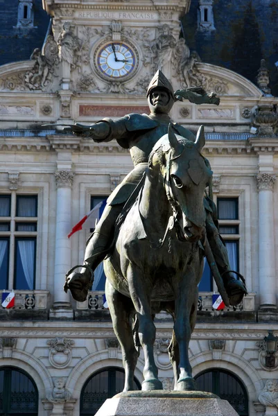 Standbeeld Van Chevalier Richemont Voor Het Stadhuis Van Vannes — Stockfoto