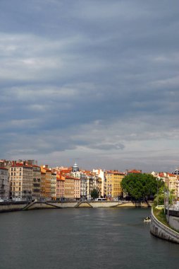 Fransa 'da Lyon' da Saone rıhtımı 