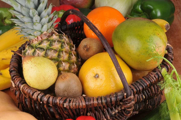 Basket Assorted Fruits Close — Stock Photo, Image
