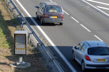 Brittany 'deki Ploeren' de trafik kontrol radarı var.
