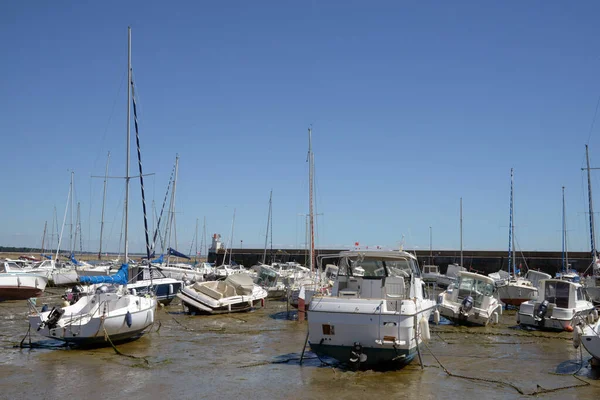 Port Saint Jacques Podczas Odpływu Bretanii — Zdjęcie stockowe