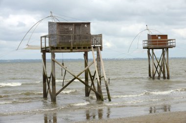 Tharon-Plage 'da Carrelet balıkçı kulübeleri
