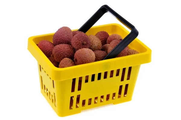 Panier Plastique Jaune Litchis Gros Plan Sur Fond Blanc — Photo