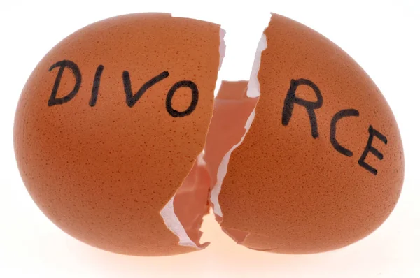 Concepto Divorcio Con Una Cáscara Huevo Rota Cerca Sobre Fondo — Foto de Stock