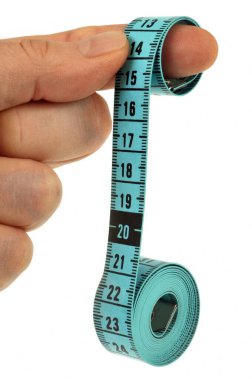 Yoyo diyet konsepti ve esnek bir taksimetre beyaz arka planda asılı. 