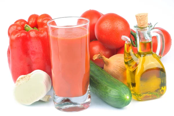 Glas Gazpacho Mit Seinen Zutaten Nahaufnahme Auf Weißem Hintergrund — Stockfoto