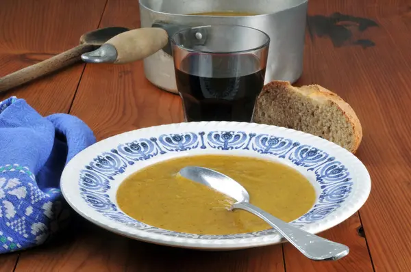 Bord Pan Van Zelfgemaakte Groentesoep Ibread Close — Stockfoto