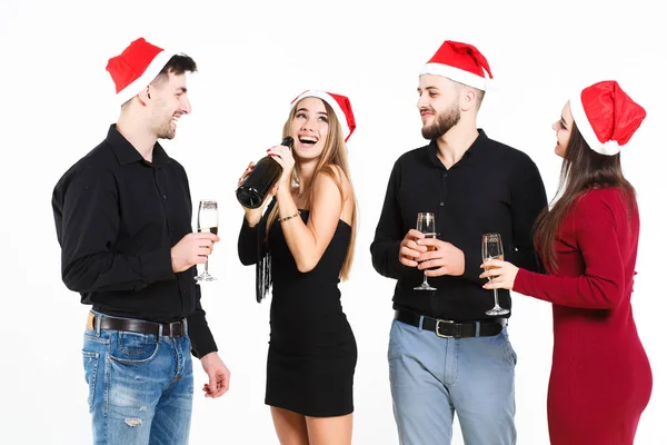 Grupo Amigos Bebiendo Champán Celebrando Año Nuevo Aislado Sobre Fondo —  Fotos de Stock