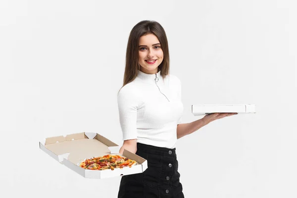 Atraente Mulher Abertura Pizza Isolado Fundo Branco — Fotografia de Stock