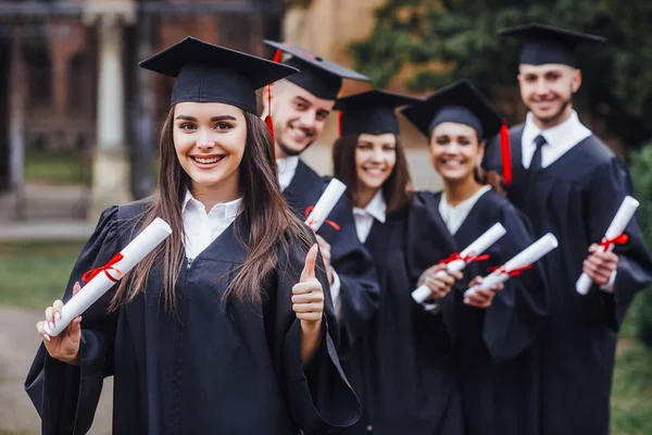 Diploması Olan Öğrenciler Plana Odaklanın — Stok fotoğraf