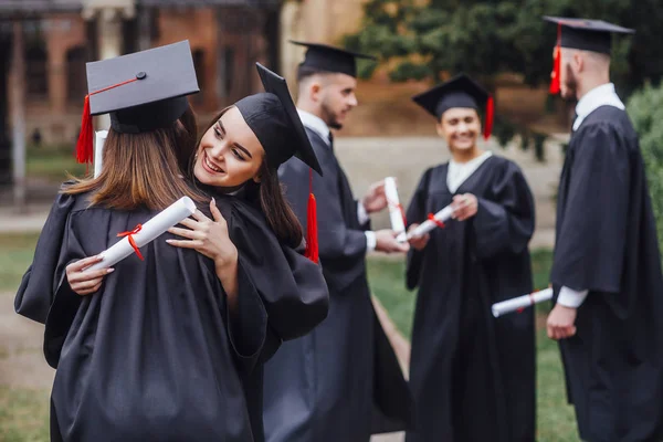 Absolventi Radou Dopřávají Zaměřují Popředí — Stock fotografie