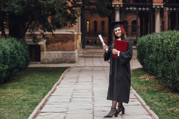 Portrét Studentky Studenta Maturitní Čepičku Diplomové Studium — Stock fotografie