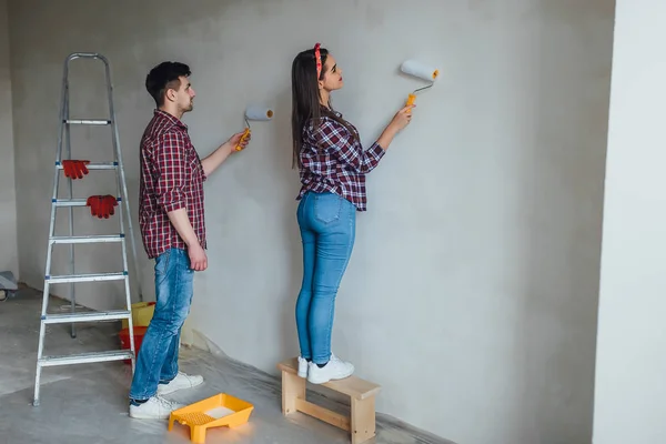 Young Couple Doing Renovation New Apartment — Stock Photo, Image