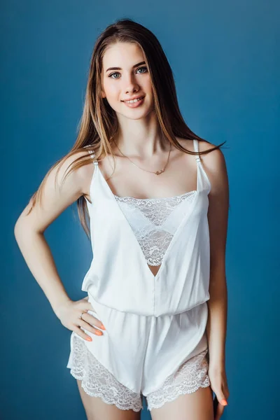 Beautiful Young Woman Posing Camera Blue Background — Stock Photo, Image