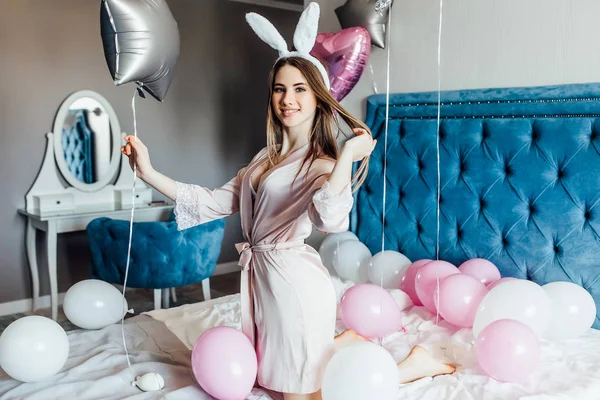 Pretty Woman Balloons Posing Camera — Stock Photo, Image