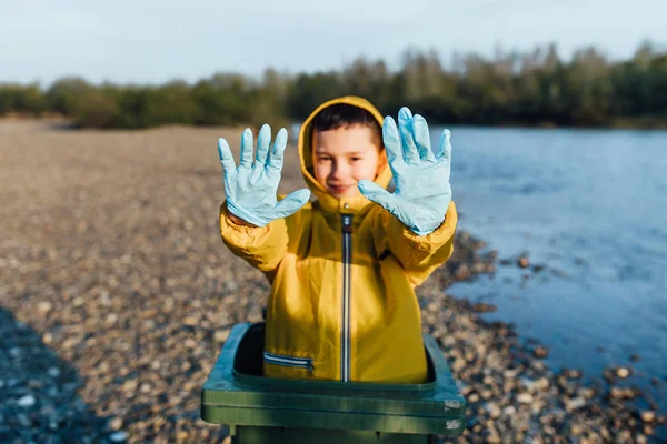 Joven Voluntario Con Bolsas Basura Concepto Ecología — Foto de Stock