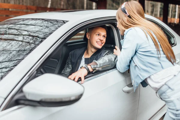 Man Driving Work Wife Car — Stock Photo, Image