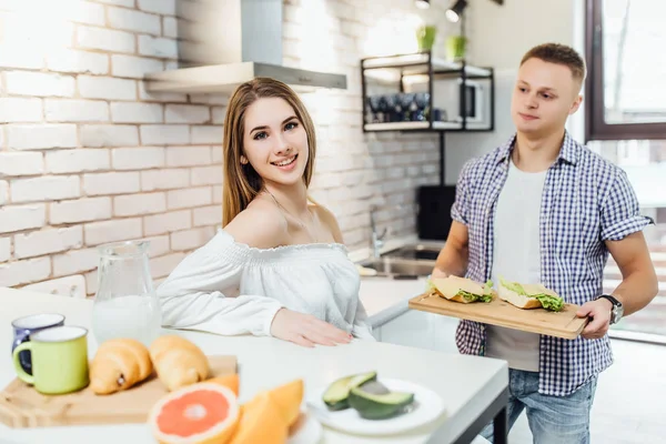 Happy Cheerful Young Couple Kitchen Focus Foreground — Stock Photo, Image