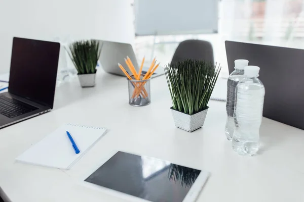 Foto Lugar Trabajo Moderno Centro Negocios — Foto de Stock