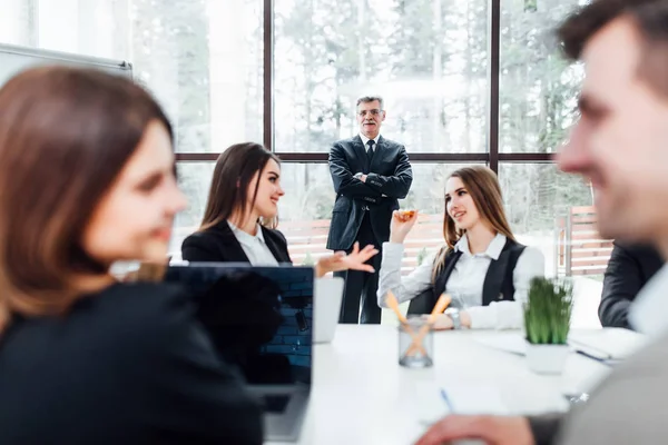 Gente Negocios Trabajando Una Oficina Moderna — Foto de Stock