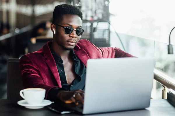 Young Businessman Sitting Next Laptop Watching Something — Stock Photo, Image