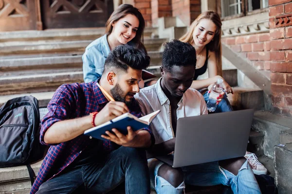 Cute Group Teenages Building University Books Smiling Looking Laptop Together — стоковое фото