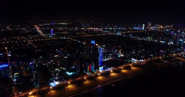 Kuş Uçuş Yüksekliği Gece Sahil Danang Şehirden — Stok video