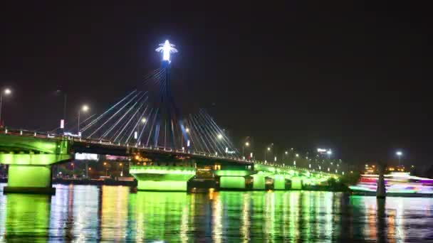 Hermoso Puente Por Noche Por Que Pasan Los Barcos Recreo — Vídeo de stock