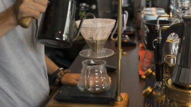 Vietnam lezzetli ve aromatik kahve pişirme.