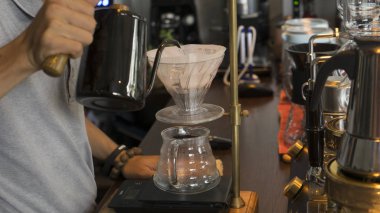 Vietnam lezzetli ve aromatik kahve pişirme.