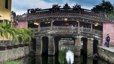  seyahat Hoi An, köprünün üzerinde kalmak ve architacture ve antik kenti, Vietnam, Dannang Nehri arıyorum