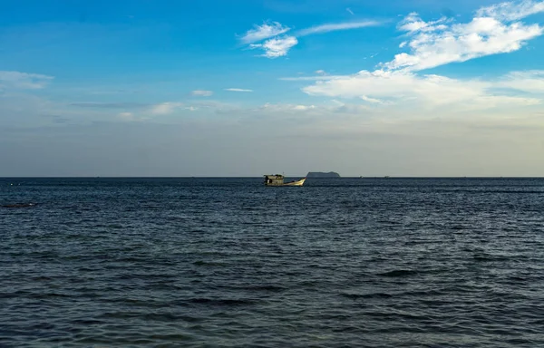 Beutiful Vietnámi Tengerparti Phu Quoc Sziget Sok Tenyér Sziklák Fehér — Stock Fotó