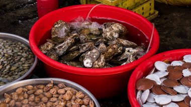  Taze deniz ürünleri Assortament. Phu Quoc Vietnam için piyasada deniz ürünleri Restoran güzel kabukları farklı türleri