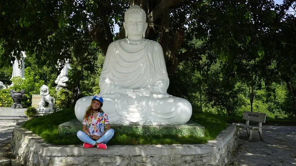 Ženy Cestují Vietnamu Danang Sedí Poblíž Buddhy Nang Asie — Stock fotografie